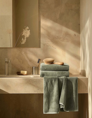 Luxury Ultra plush 800 GSM High Quality Australian Cotton Towel Moss Green